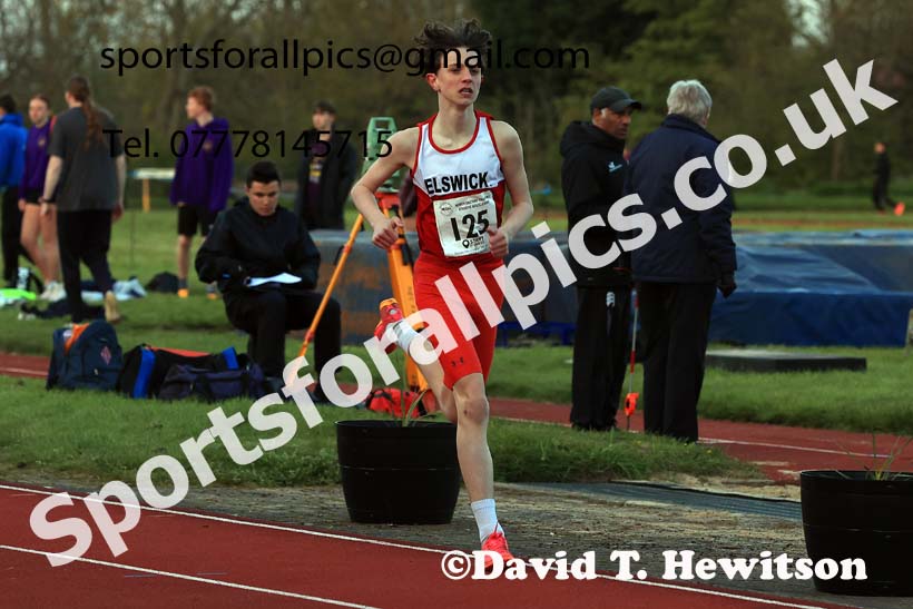 1500 metres, 2024 NEGP 1, Monkton Stadium, Jarrow. Photo: David T. Hewitson/Sports for All Pics